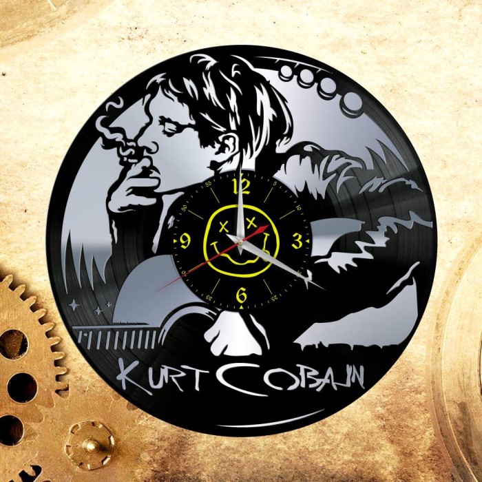 Часы "Nirvana" из виниловой пластинки
