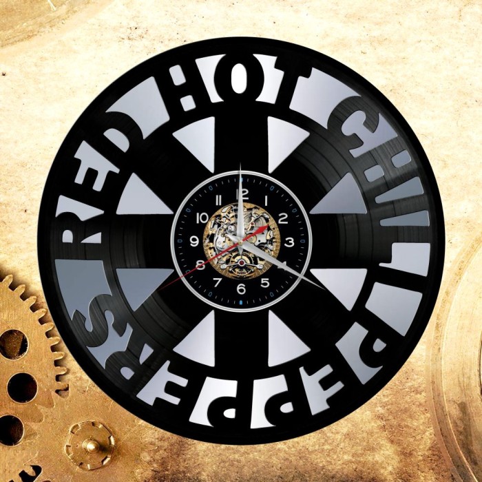 Часы "Red Hot Chili Peppers" из виниловой пластинки