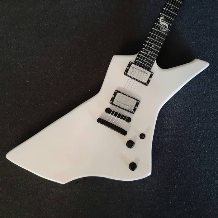 Гитара миниатюрная "ESP Snakebyte (Metallica)"